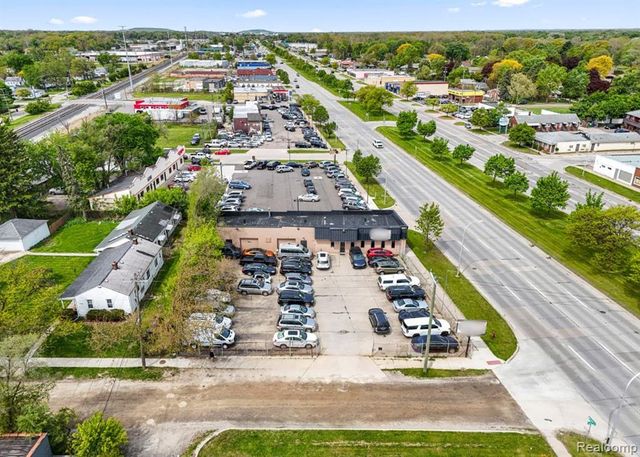 32017 Michigan Avenue, Wayne, MI 48184