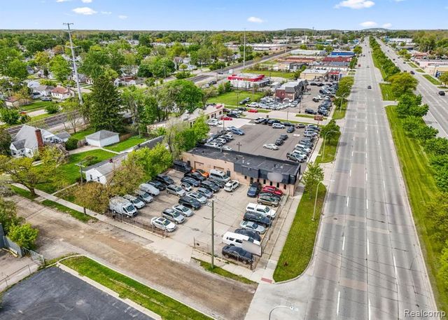 32017 Michigan Avenue, Wayne, MI 48184