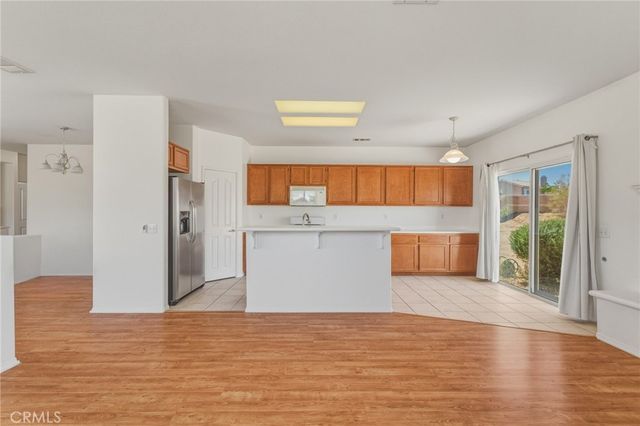 13900 Nelliebell, Victorville, CA 92392