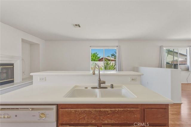 13900 Nelliebell, Victorville, CA 92392