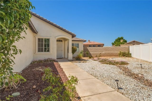 13900 Nelliebell, Victorville, CA 92392
