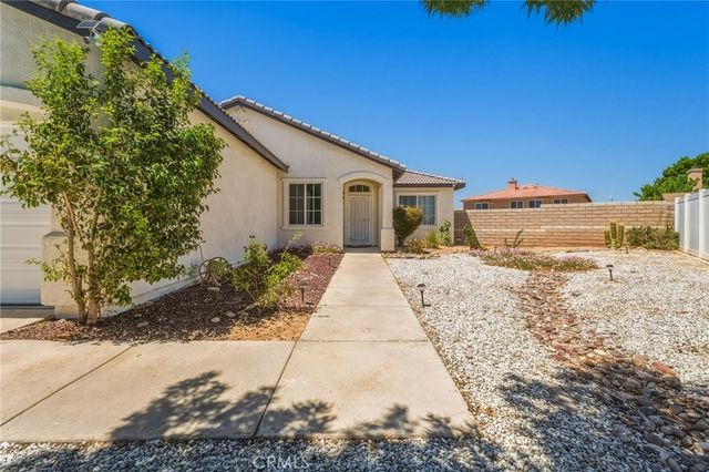 13900 Nelliebell, Victorville, CA 92392