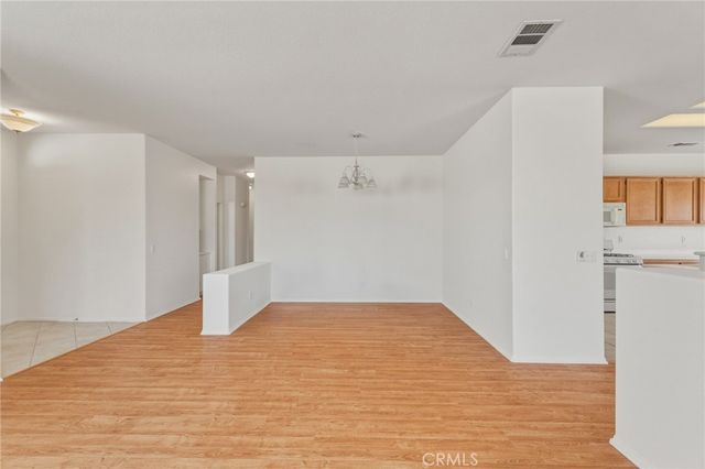 13900 Nelliebell, Victorville, CA 92392