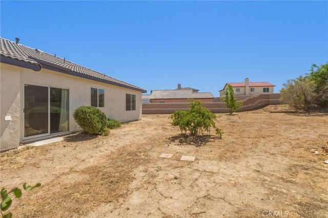 13900 Nelliebell, Victorville, CA 92392