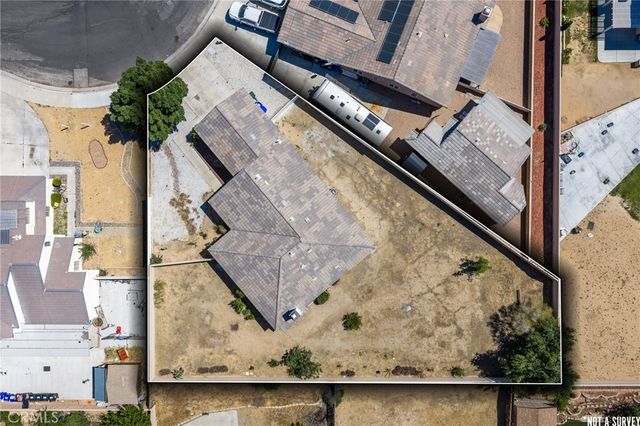 13900 Nelliebell, Victorville, CA 92392