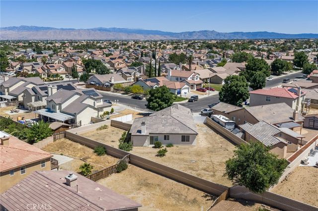 13900 Nelliebell, Victorville, CA 92392
