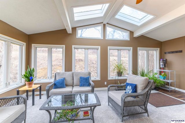 12525 Burt Street, Omaha, NE 68154