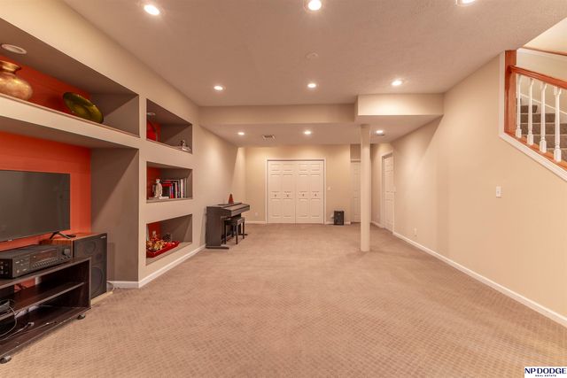 12525 Burt Street, Omaha, NE 68154