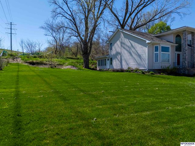 12525 Burt Street, Omaha, NE 68154