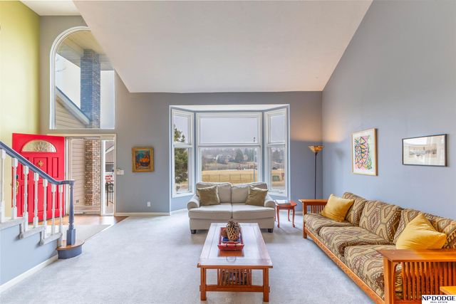 12525 Burt Street, Omaha, NE 68154