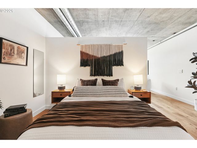 1926 W BURNSIDE St 1210, Portland, OR 97209