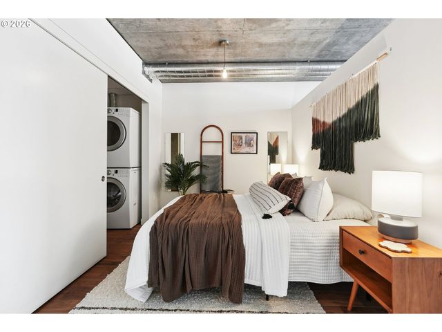 1926 W BURNSIDE St 1210, Portland, OR 97209