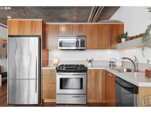 1926 W BURNSIDE St 1210, Portland, OR 97209