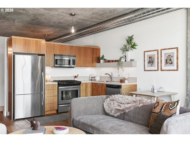 1926 W BURNSIDE St 1210, Portland, OR 97209