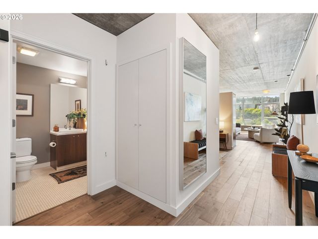 1926 W BURNSIDE St 1210, Portland, OR 97209