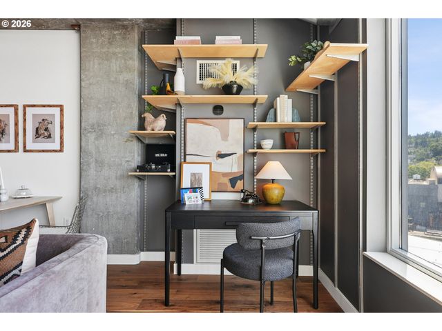 1926 W BURNSIDE St 1210, Portland, OR 97209