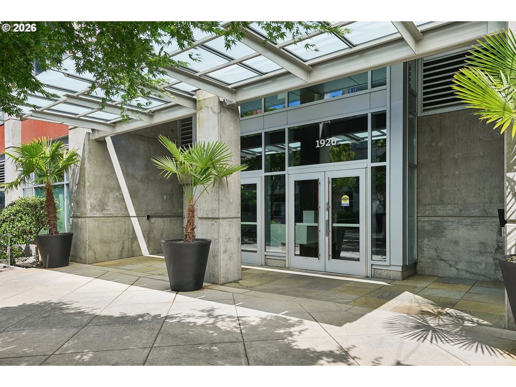 1926 W BURNSIDE St 1210, Portland, OR 97209