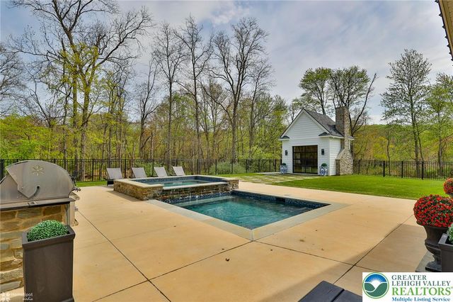 4850 West Hopewell Road, Upper Saucon Twp, PA 18034