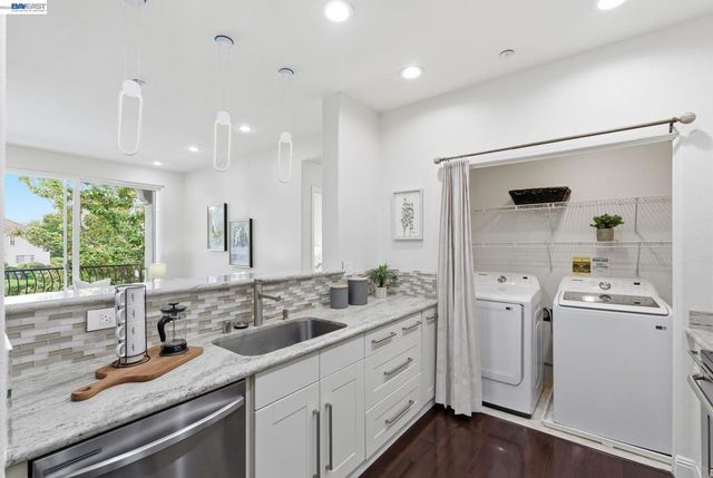 35510 Monterra Ter 201, Union City, CA 94587