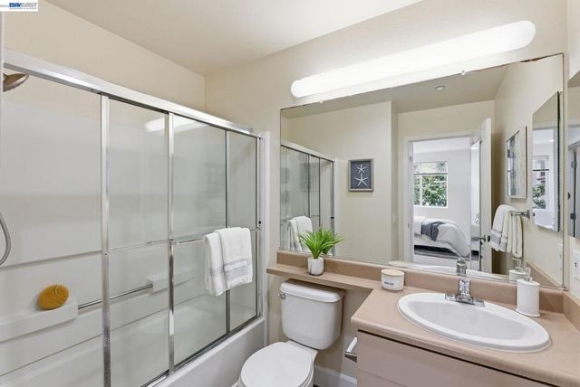 35510 Monterra Ter 201, Union City, CA 94587