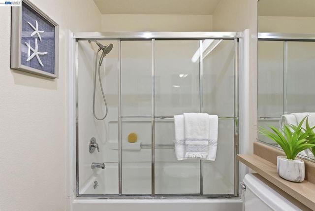 35510 Monterra Ter 201, Union City, CA 94587