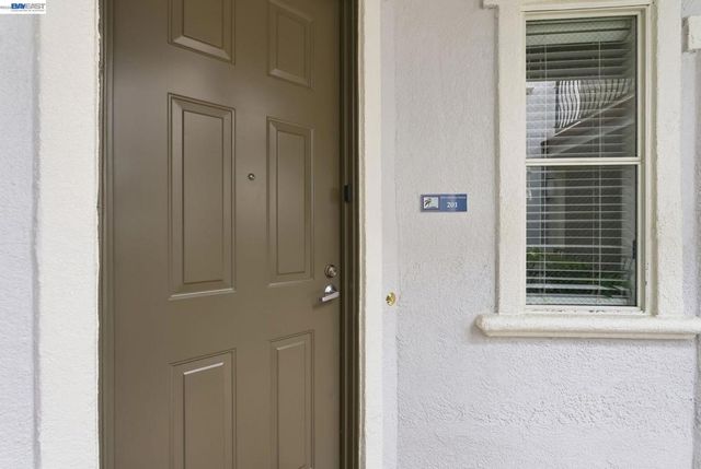 35510 Monterra Ter 201, Union City, CA 94587