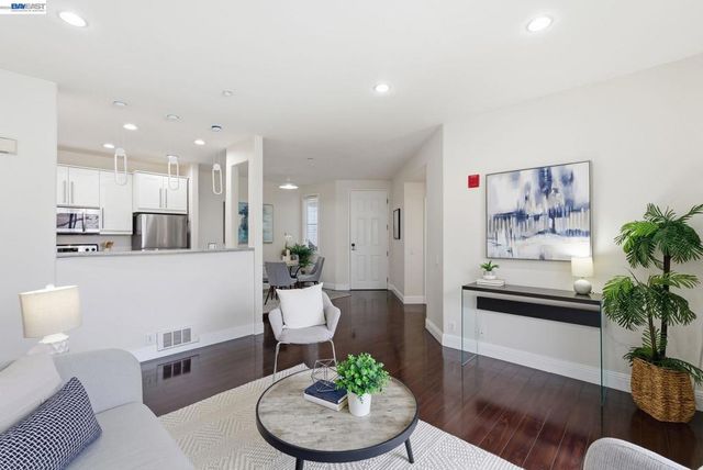 35510 Monterra Ter 201, Union City, CA 94587