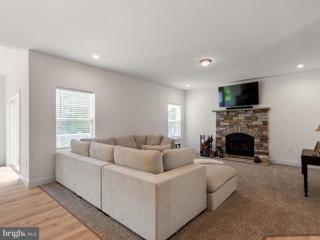 20 FLEMING DR, Glenmoore, PA 19343