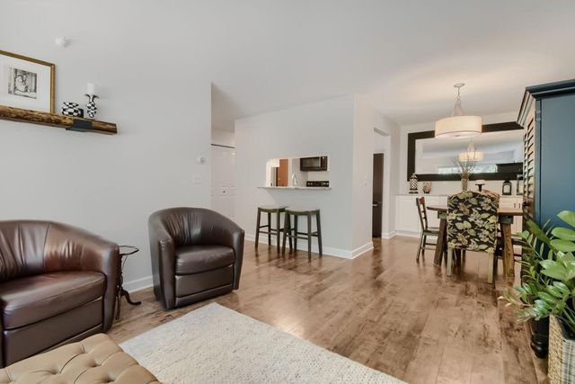 1729 6th Street NE 9, Minneapolis, MN 55413