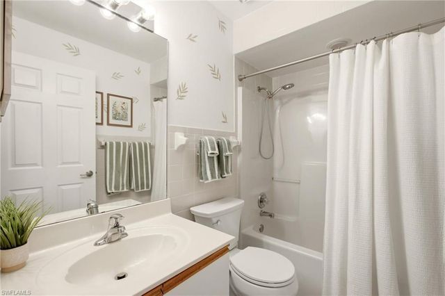 703 Mardel DR 506, Naples, FL 34104