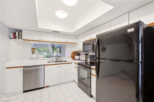 703 Mardel DR 506, Naples, FL 34104