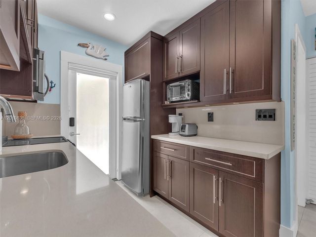 315 Van Buren St 103B, Hollywood, FL 33019
