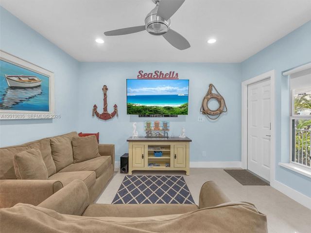315 Van Buren St 103B, Hollywood, FL 33019