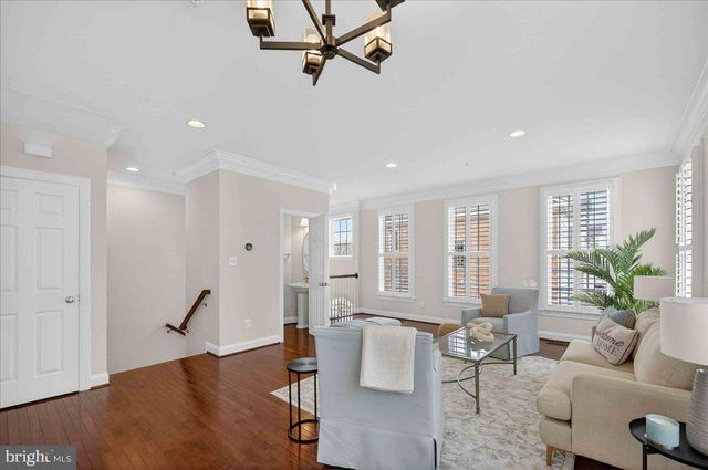 2081 HUTCHISON GROVE CT, Falls Church, VA 22043