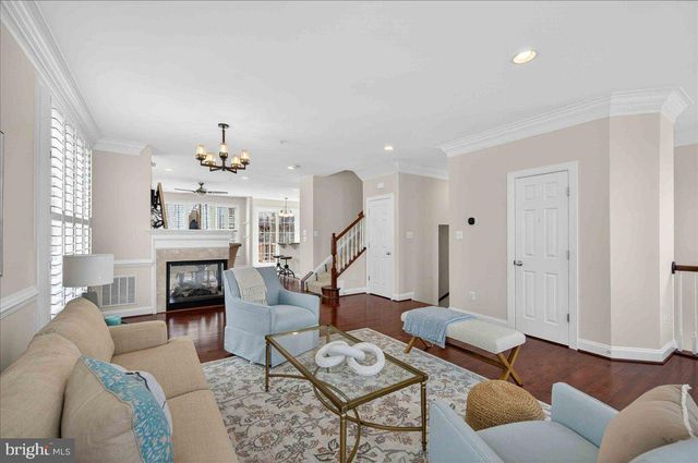 2081 HUTCHISON GROVE CT, Falls Church, VA 22043