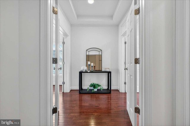 2081 HUTCHISON GROVE CT, Falls Church, VA 22043