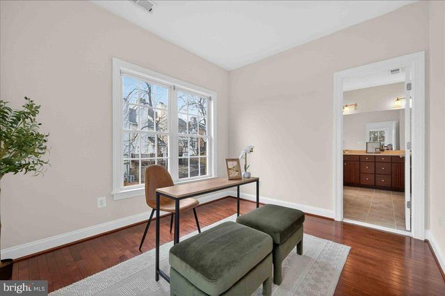 2081 HUTCHISON GROVE CT, Falls Church, VA 22043