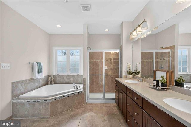 2081 HUTCHISON GROVE CT, Falls Church, VA 22043