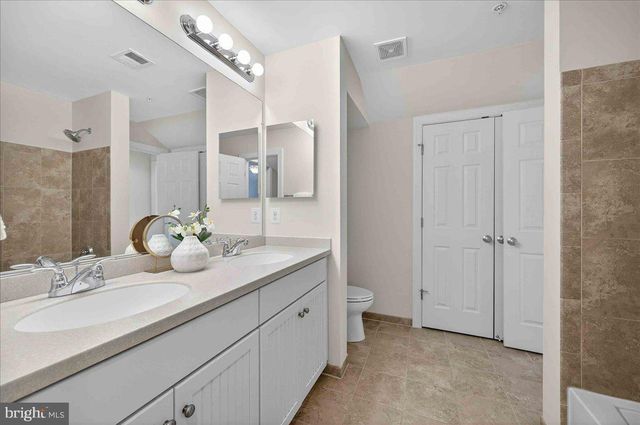 2081 HUTCHISON GROVE CT, Falls Church, VA 22043