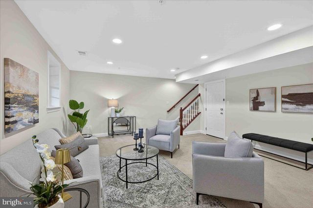 2081 HUTCHISON GROVE CT, Falls Church, VA 22043