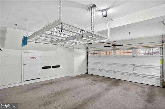 2081 HUTCHISON GROVE CT, Falls Church, VA 22043