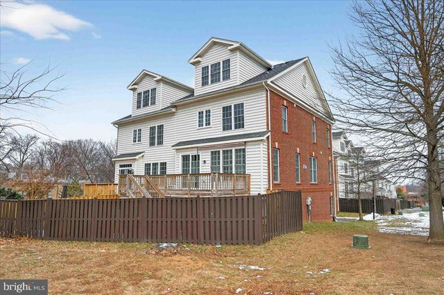 2081 HUTCHISON GROVE CT, Falls Church, VA 22043