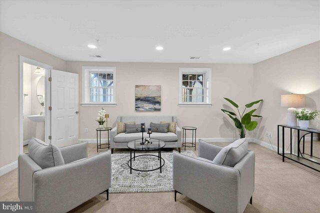 2081 HUTCHISON GROVE CT, Falls Church, VA 22043