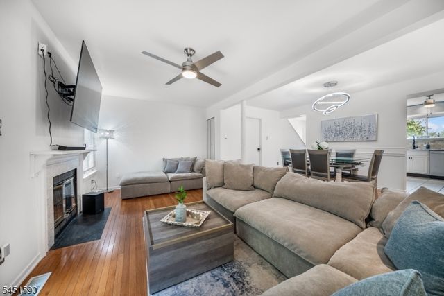 138 Stratford Ct, Hillsborough Twp., NJ 08844