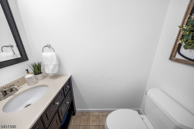 138 Stratford Ct, Hillsborough Twp., NJ 08844