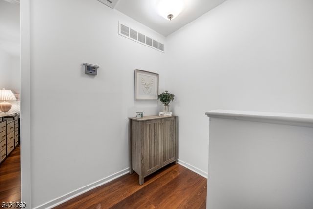 138 Stratford Ct, Hillsborough Twp., NJ 08844