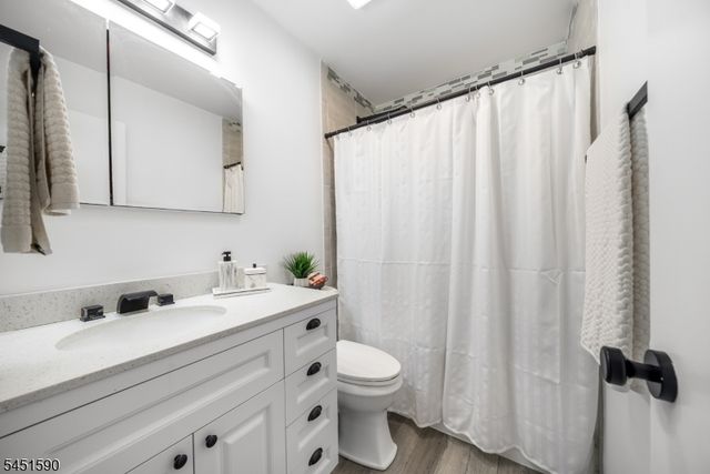 138 Stratford Ct, Hillsborough Twp., NJ 08844