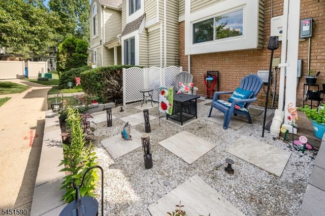 138 Stratford Ct, Hillsborough Twp., NJ 08844