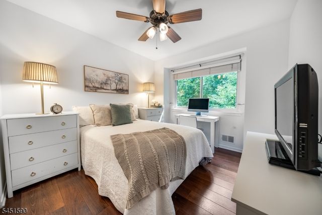 138 Stratford Ct, Hillsborough Twp., NJ 08844