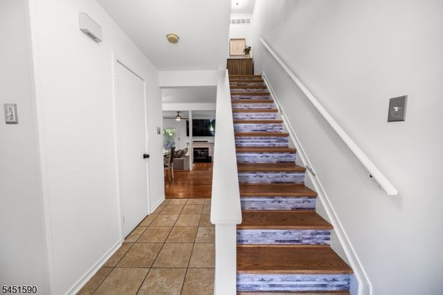 138 Stratford Ct, Hillsborough Twp., NJ 08844